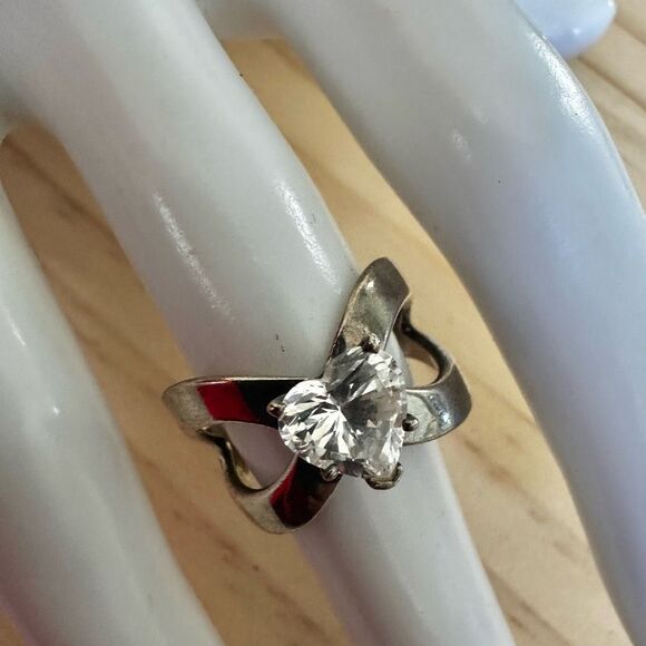 Sterling Silver Heart CZ Criss-Cross Band vintage ring - Picture 1 of 9